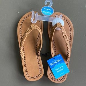 Women’s sandals camo color size 5–6